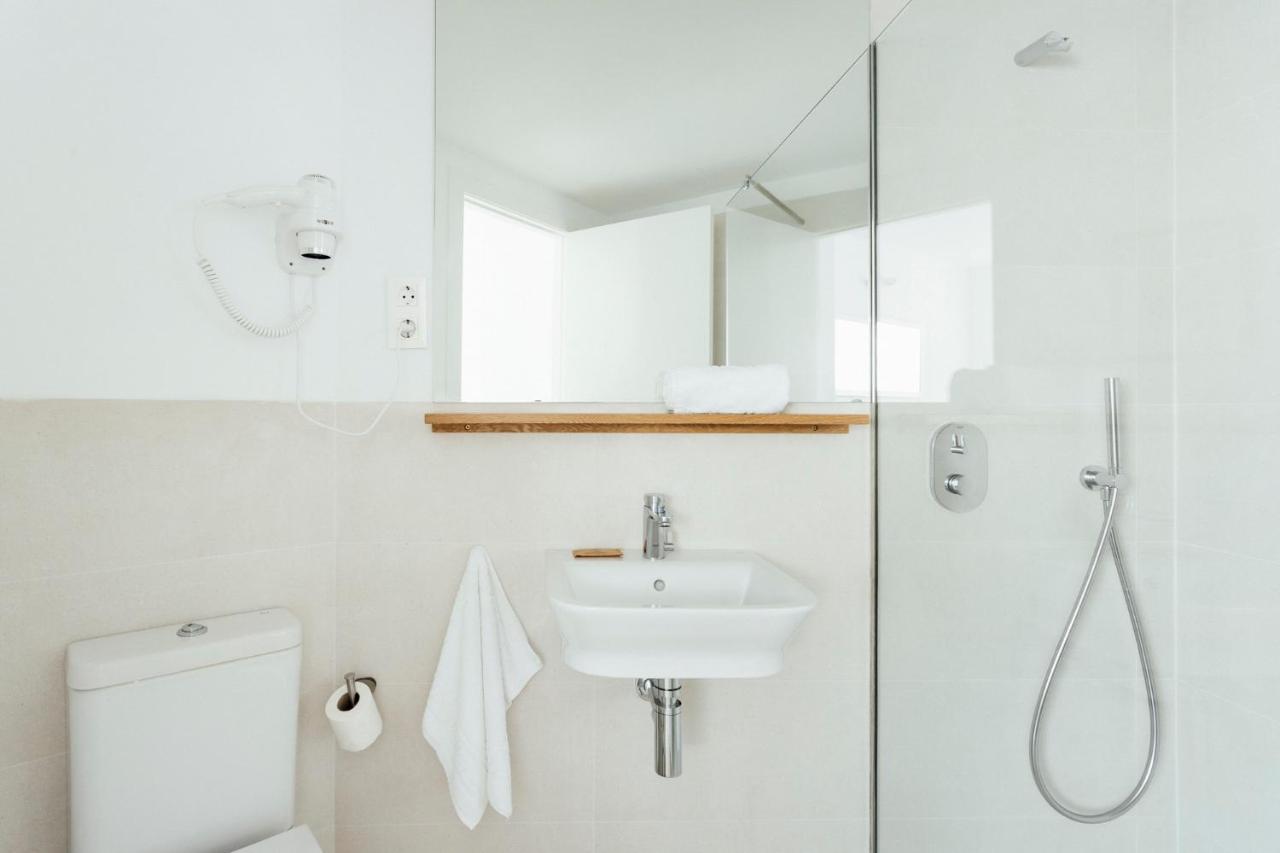 Double or Twin Room Private Bathroom