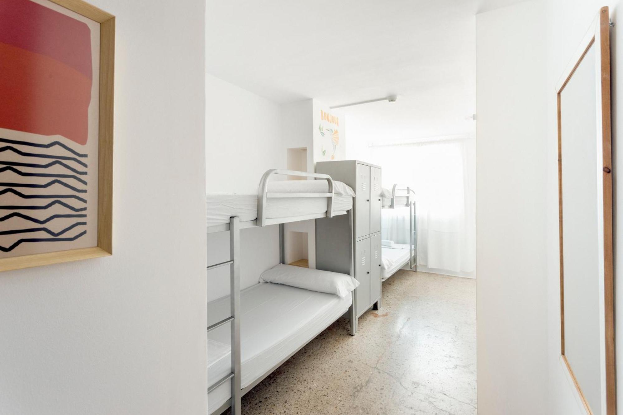 Quadruple Room Private Bathroom