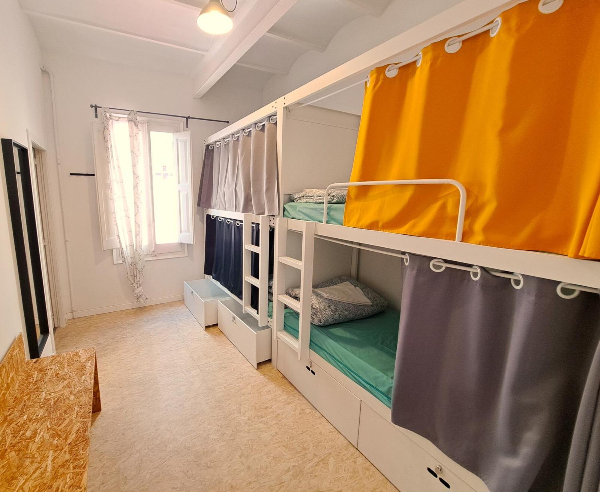 Lit dans un Dortoir Femmes de 4 Lits avec Salle de Bains Privative